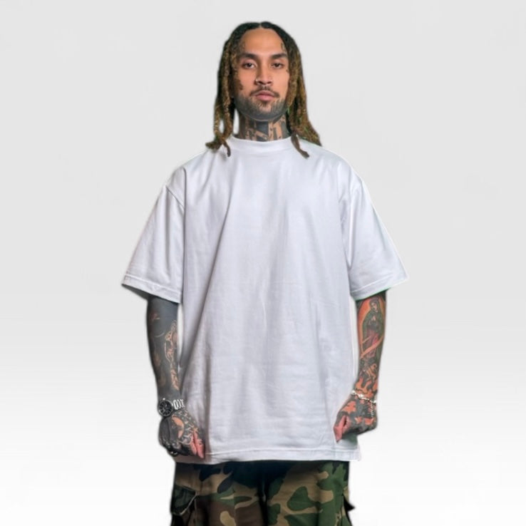 BLACK HEAVYWEIGHT TEE