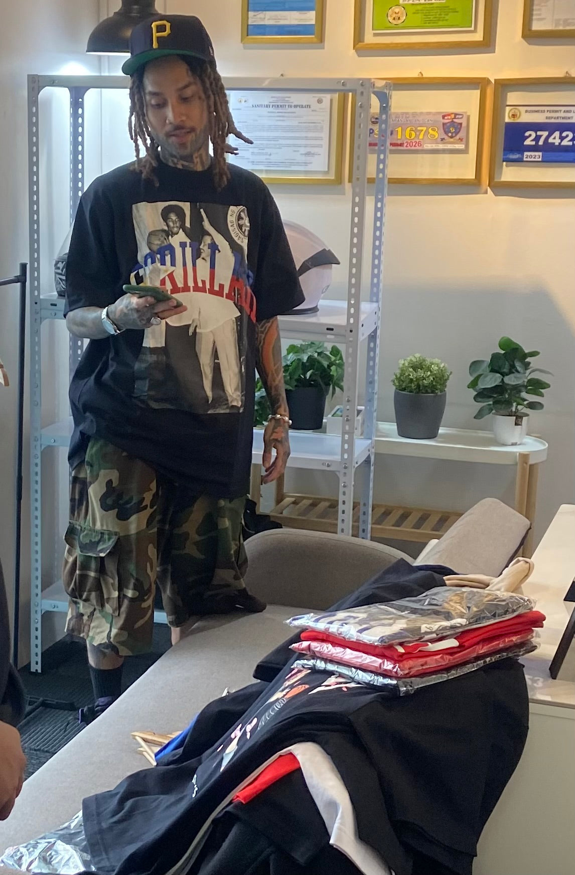 black shirt - kobe